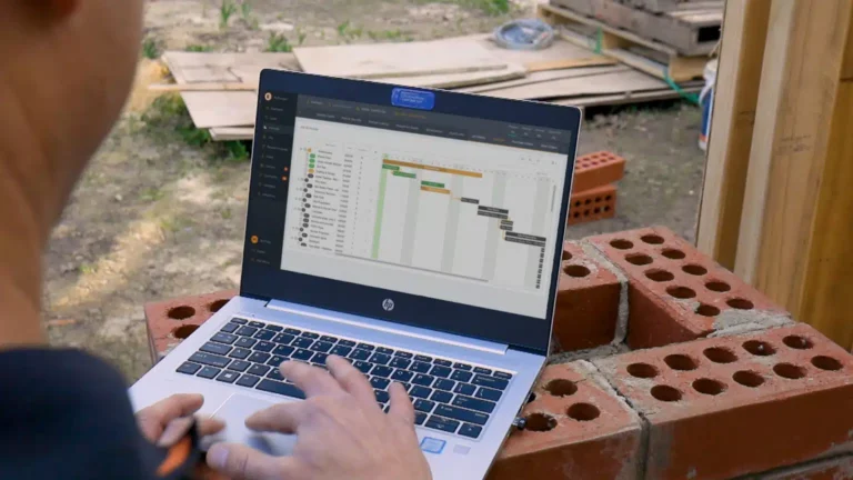 Integrating IoT with Construction Management Software for Smarter Job Sites